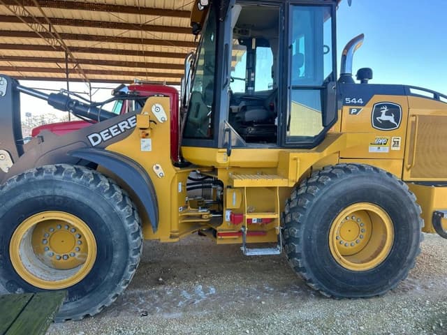 Image of John Deere 544P equipment image 2