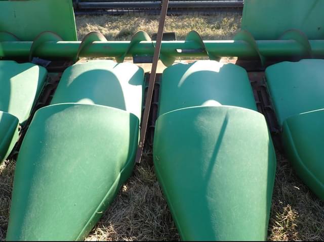 Image of John Deere 546 equipment image 4