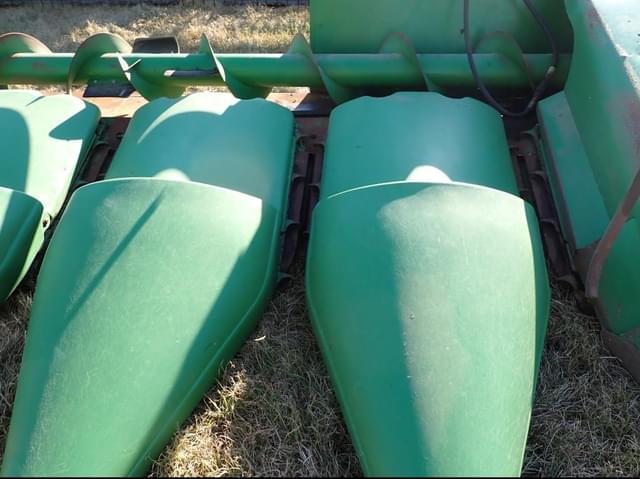 Image of John Deere 546 equipment image 3