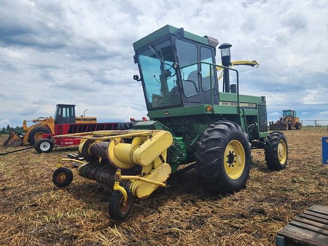 Image of John Deere 5460 equipment image 1
