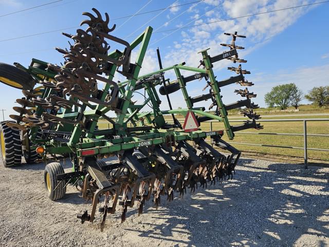 Image of John Deere 550 equipment image 4