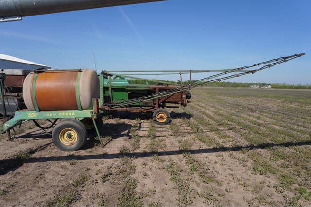 Image of John Deere 550 equipment image 2