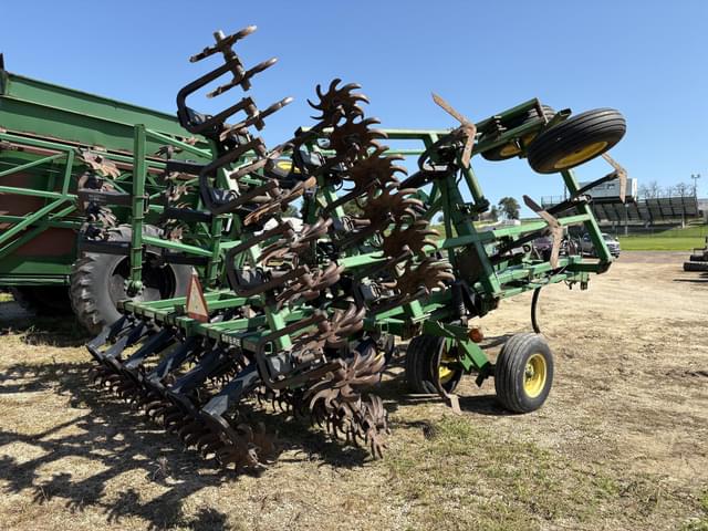Image of John Deere 550 equipment image 2