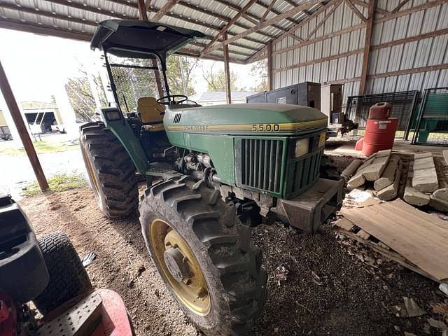 Image of John Deere 5500 equipment image 1