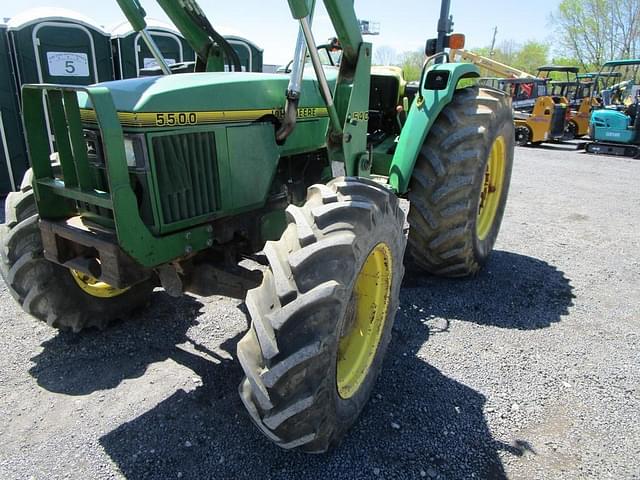 Image of John Deere 5500 equipment image 1
