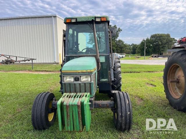 Image of John Deere 5500 equipment image 1