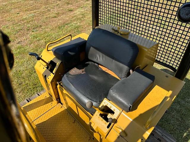 Image of John Deere 550A equipment image 4