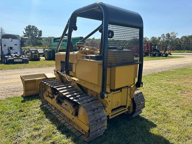 Image of John Deere 550A equipment image 2