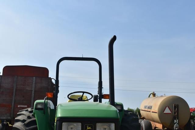 Image of John Deere 5510 equipment image 4