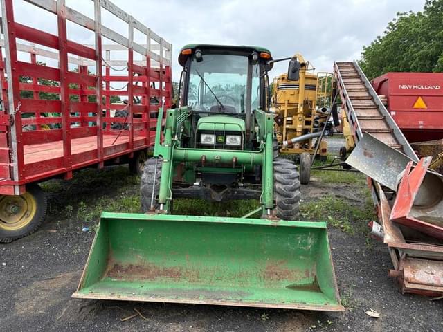 Image of John Deere 5520 equipment image 2