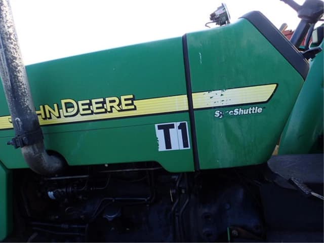 Image of John Deere 5520 equipment image 4