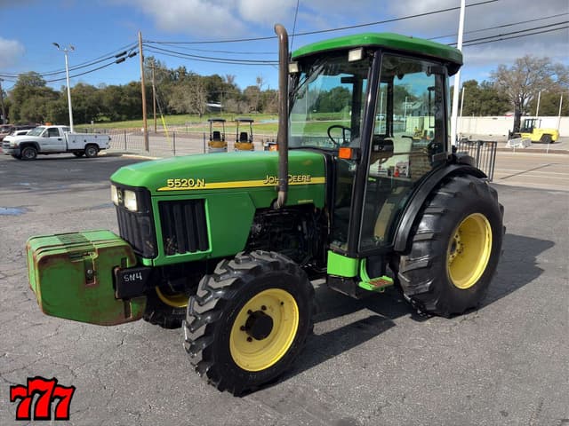 Image of John Deere 5520 equipment image 1