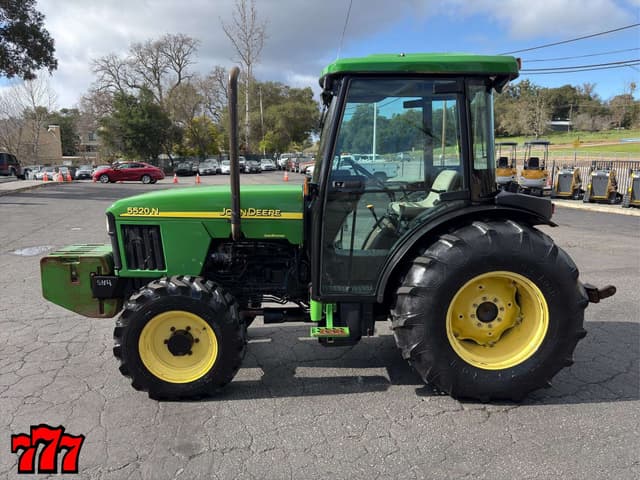 Image of John Deere 5520 equipment image 2