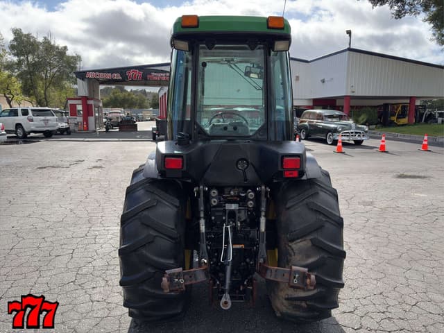 Image of John Deere 5520 equipment image 4