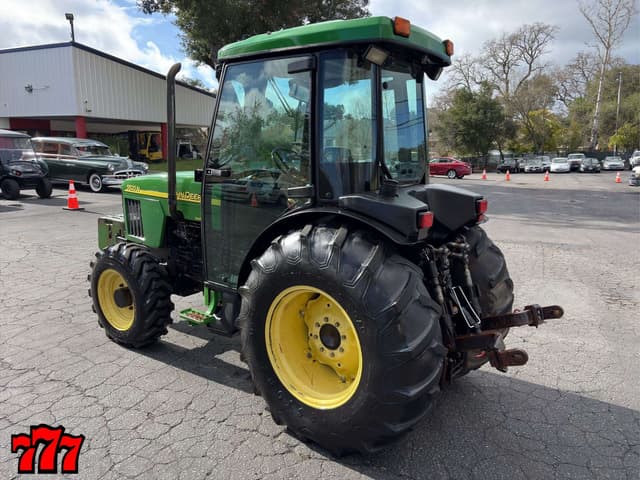 Image of John Deere 5520 equipment image 3