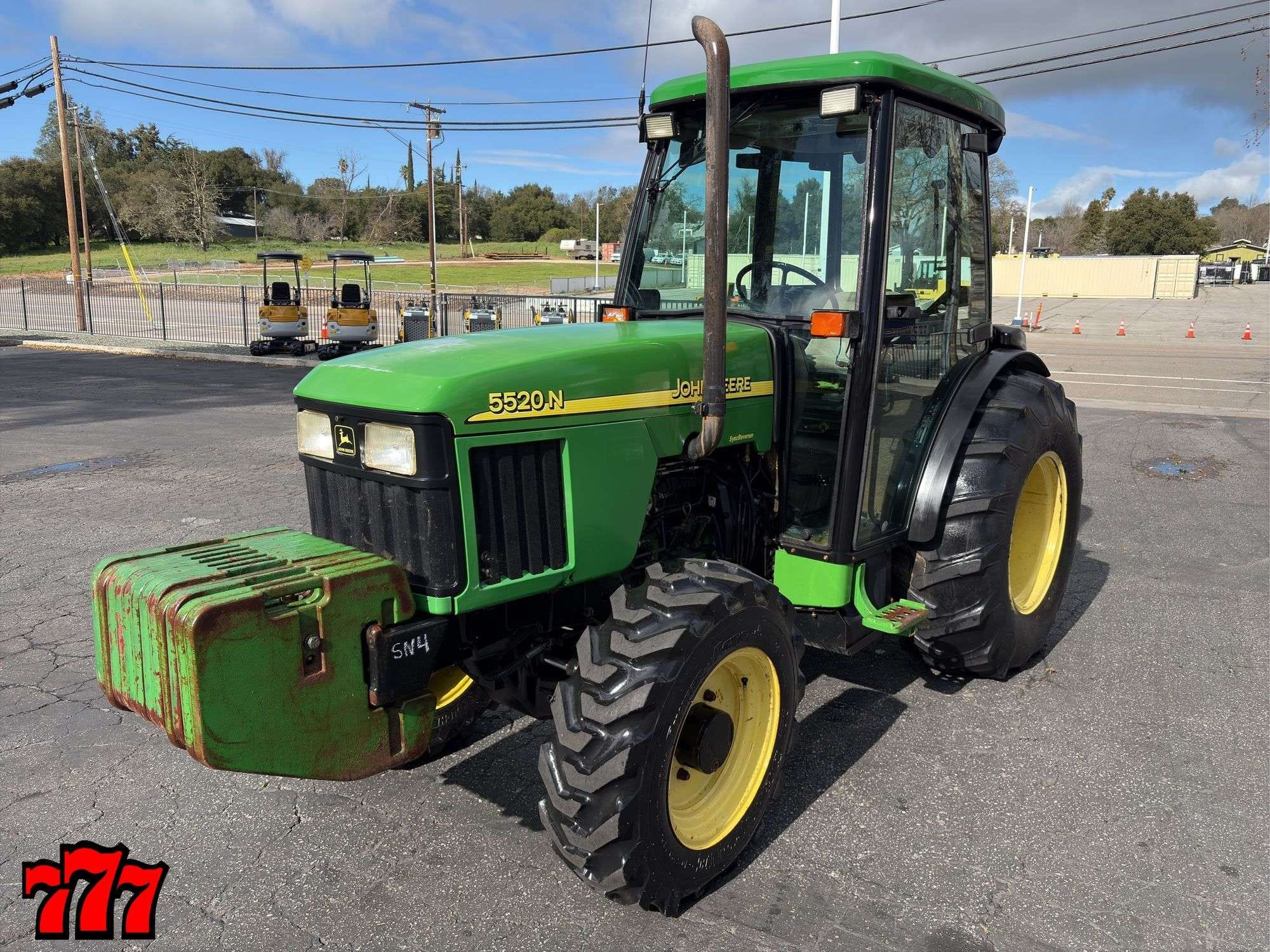 John Deere 5520 Equipment Image0