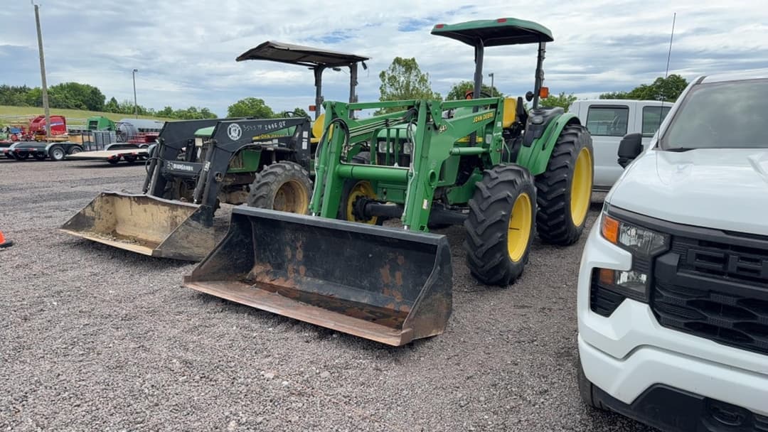 Image of John Deere 5520 Primary image