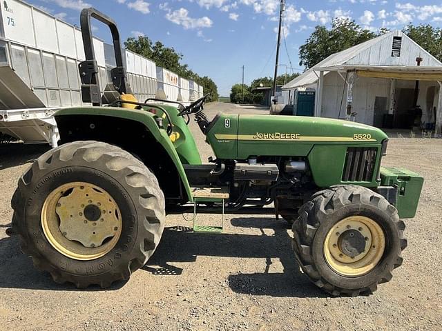 Image of John Deere 5520 equipment image 1