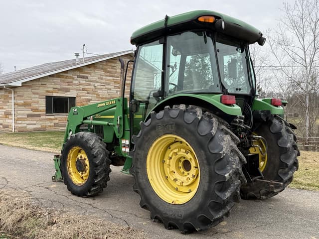 Image of John Deere 5520 equipment image 4