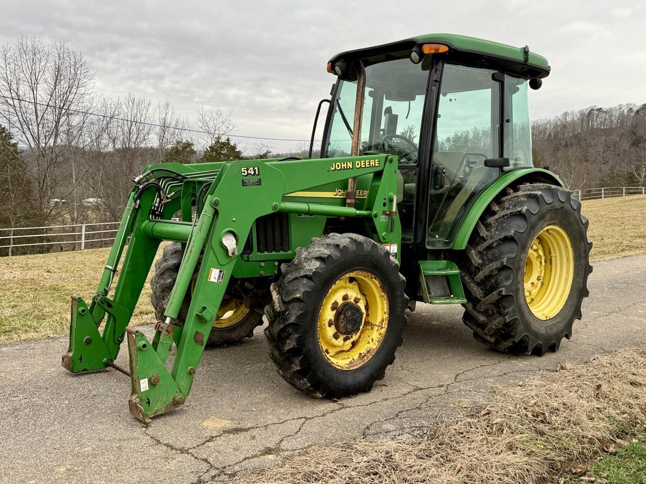 John Deere 5520 Equipment Image0