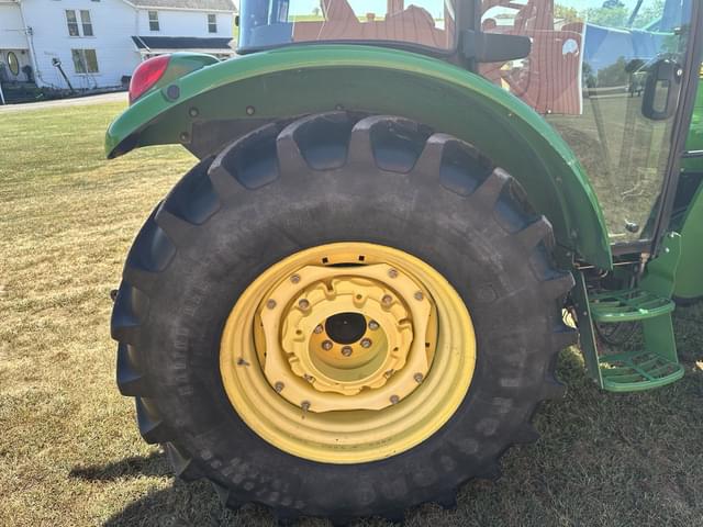 Image of John Deere 5525 equipment image 4