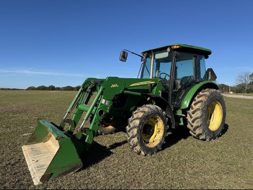 John Deere 5525 Equipment Image0