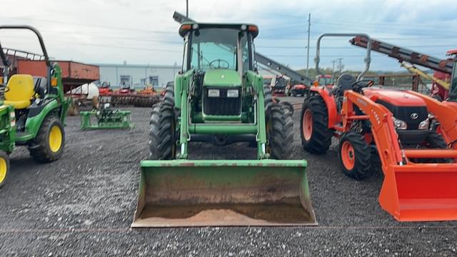 Image of John Deere 5525 equipment image 1