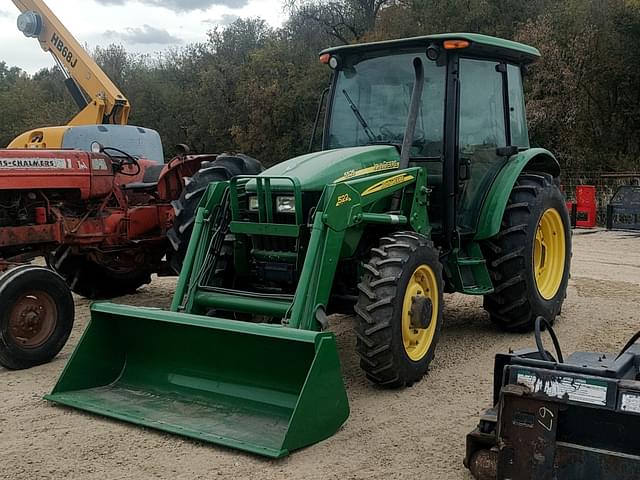 Image of John Deere 5525 equipment image 1