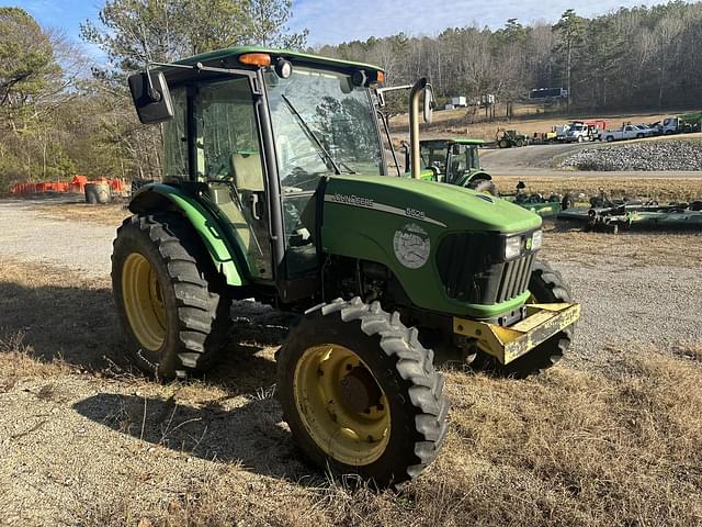 Image of John Deere 5525 equipment image 1