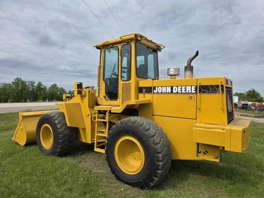 John Deere 544G Equipment Image0