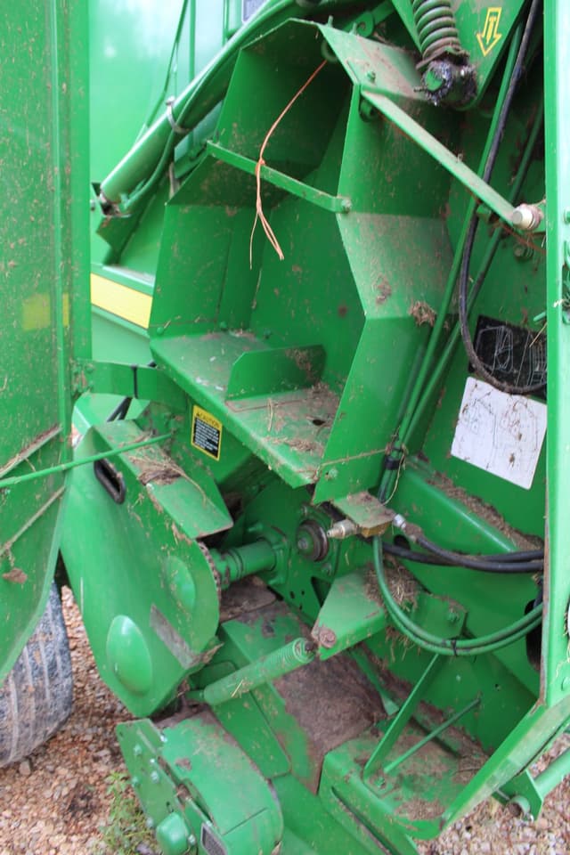 Image of John Deere 557 equipment image 4