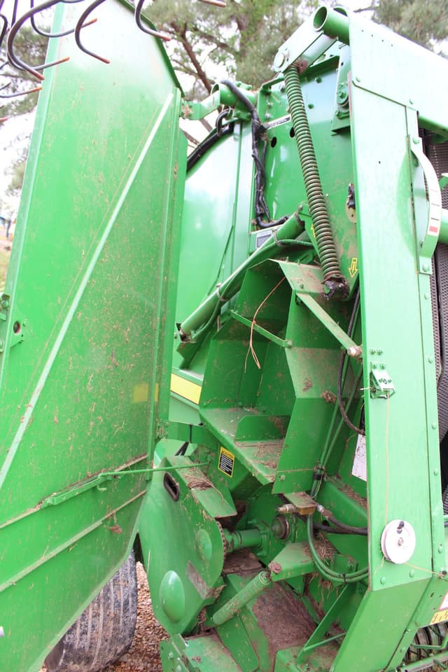 Image of John Deere 557 equipment image 2