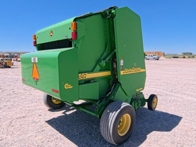 Image of John Deere 557 equipment image 4