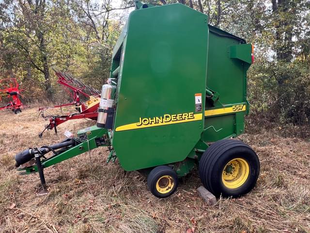 Image of John Deere 557 equipment image 3