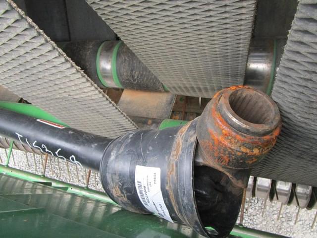 Image of John Deere 560M equipment image 3