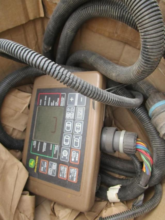 Image of John Deere 560M equipment image 2