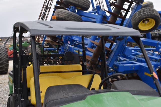 Image of John Deere XUV 560E equipment image 4