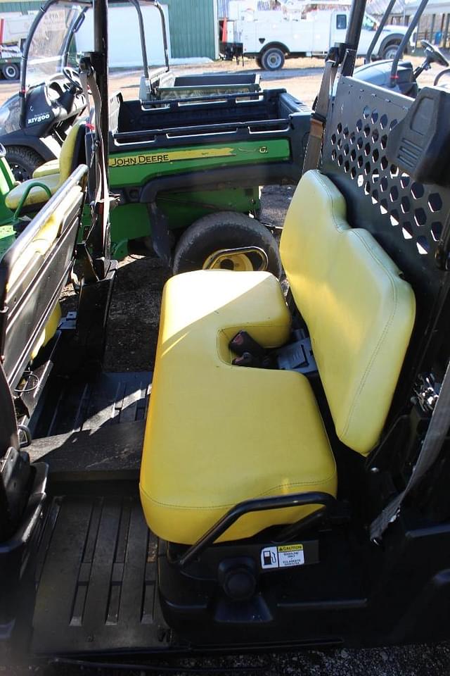 Image of John Deere XUV 560E S4 equipment image 4