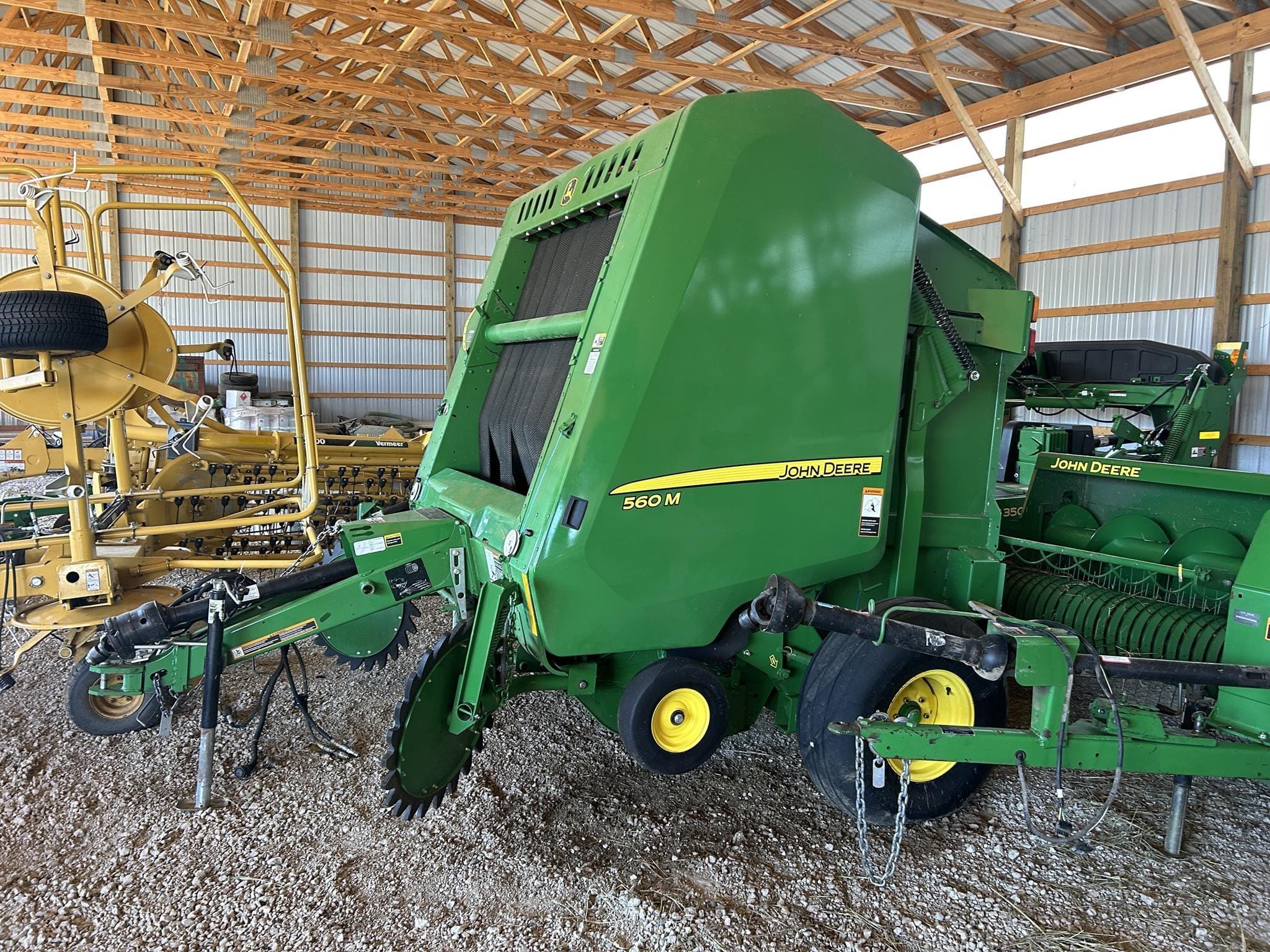 John Deere 560M Equipment Image0