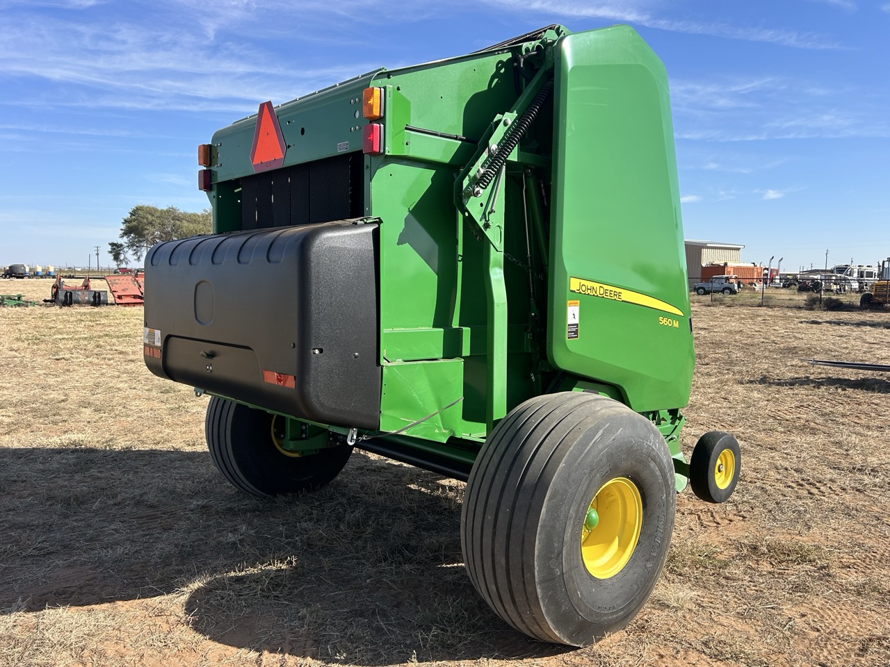 Image of John Deere 560M equipment image 2