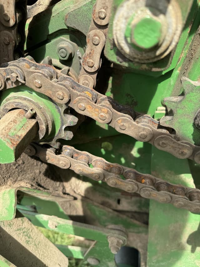 Image of John Deere 560M equipment image 2