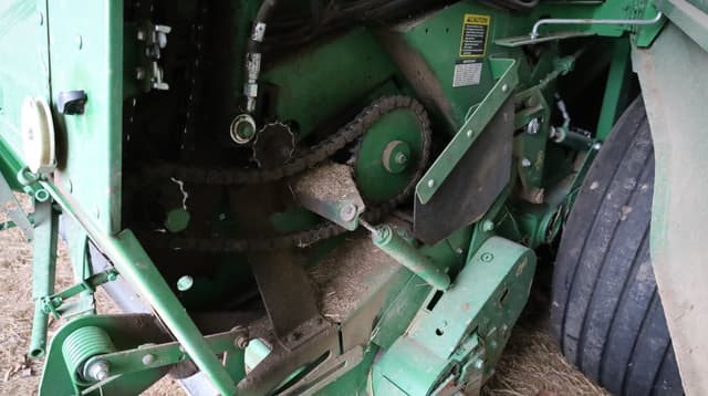 Image of John Deere 560M equipment image 3