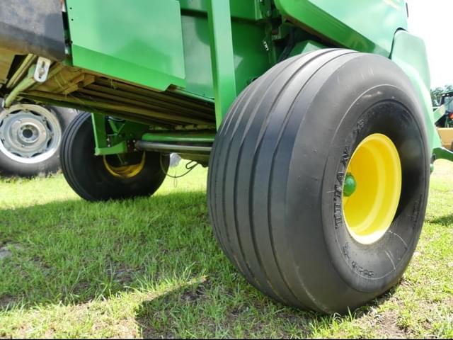 Image of John Deere 560M equipment image 4