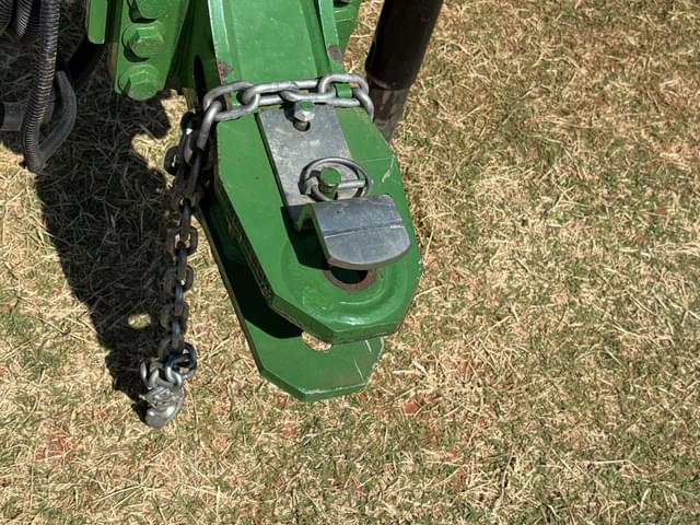 Image of John Deere 560M equipment image 3