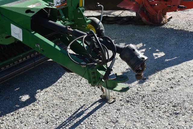 Image of John Deere 560M equipment image 3