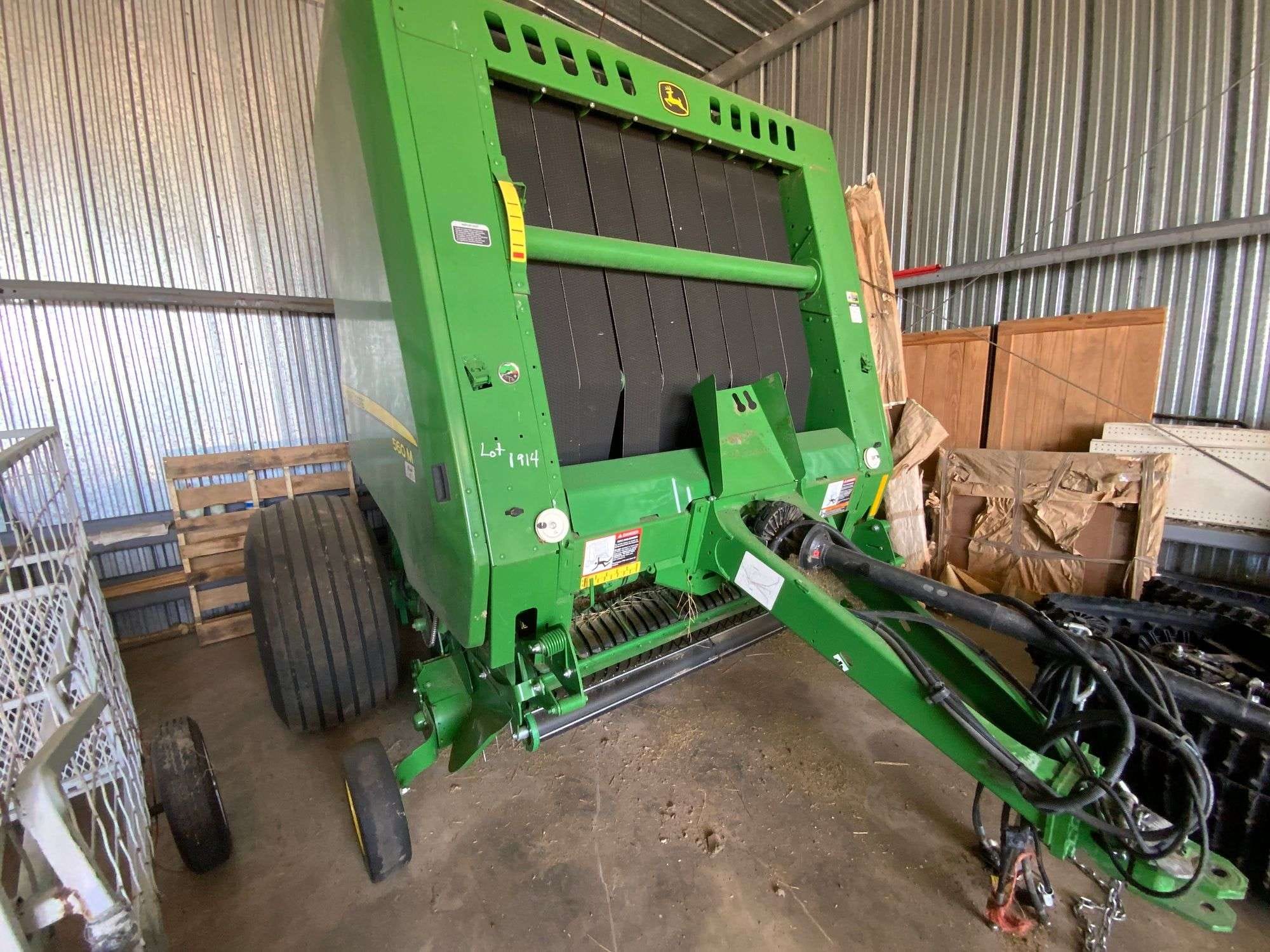 John Deere 560M Equipment Image0