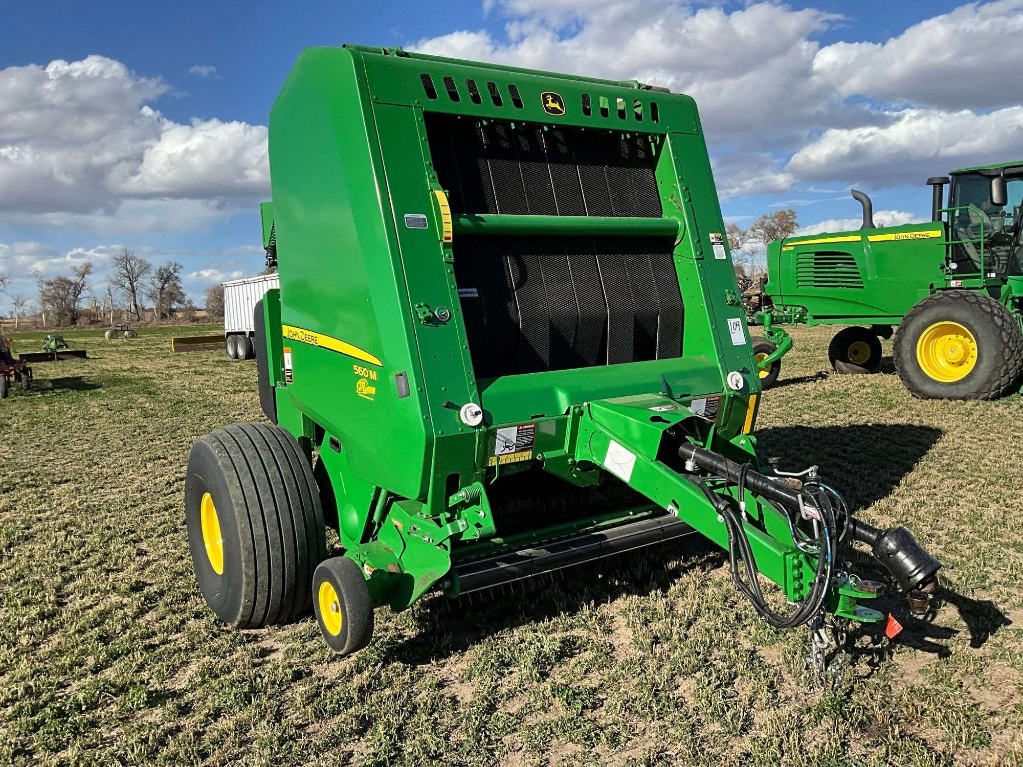 John Deere 560M Equipment Image0