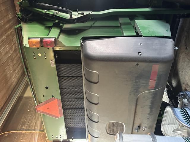Image of John Deere 560M equipment image 4