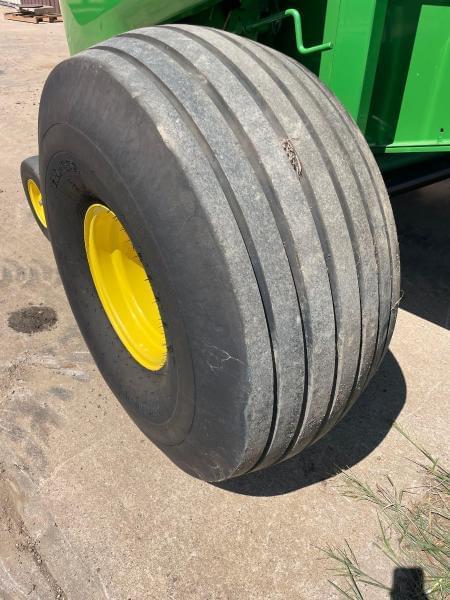 Image of John Deere 560M equipment image 4