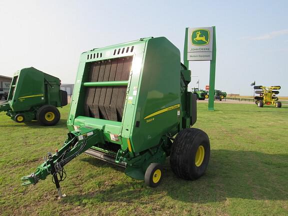 Image of John Deere 560R Primary image